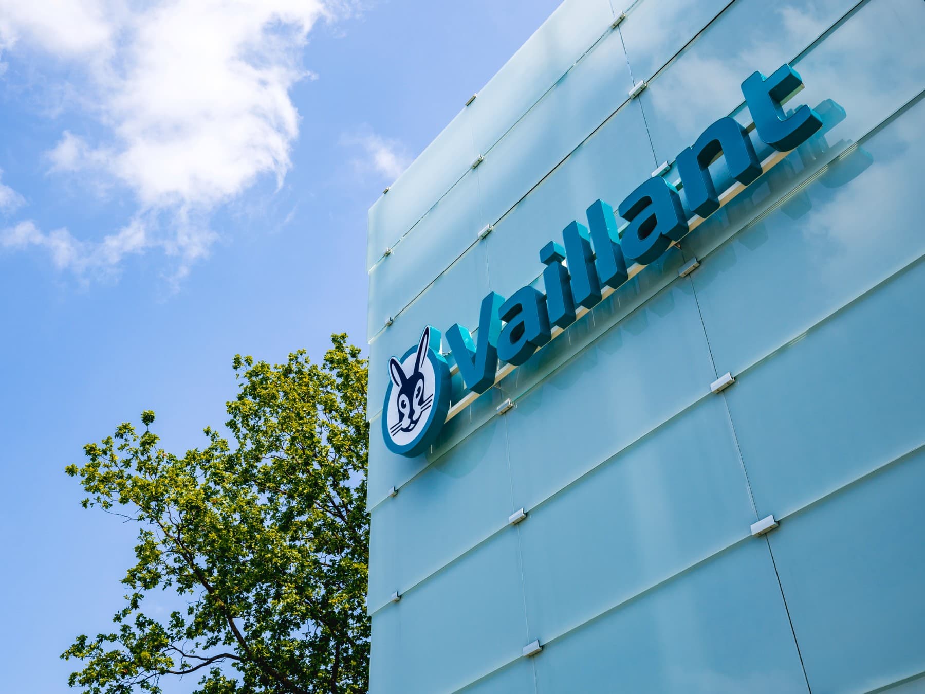 Logo spoločnosti Vaillant na budove
