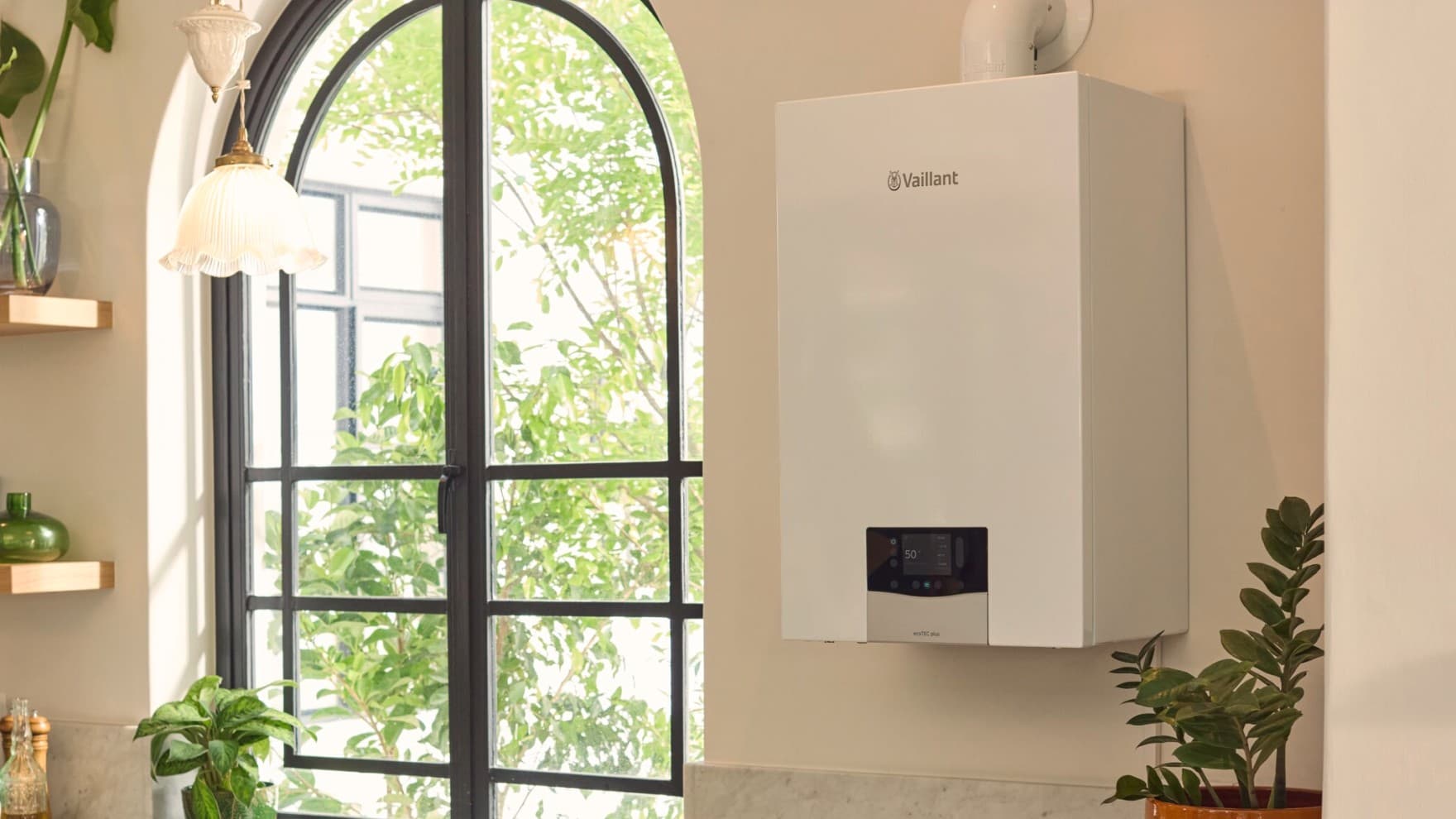 nástenný plynový kondenzačný kotol ecoTEC plus v kuchyni